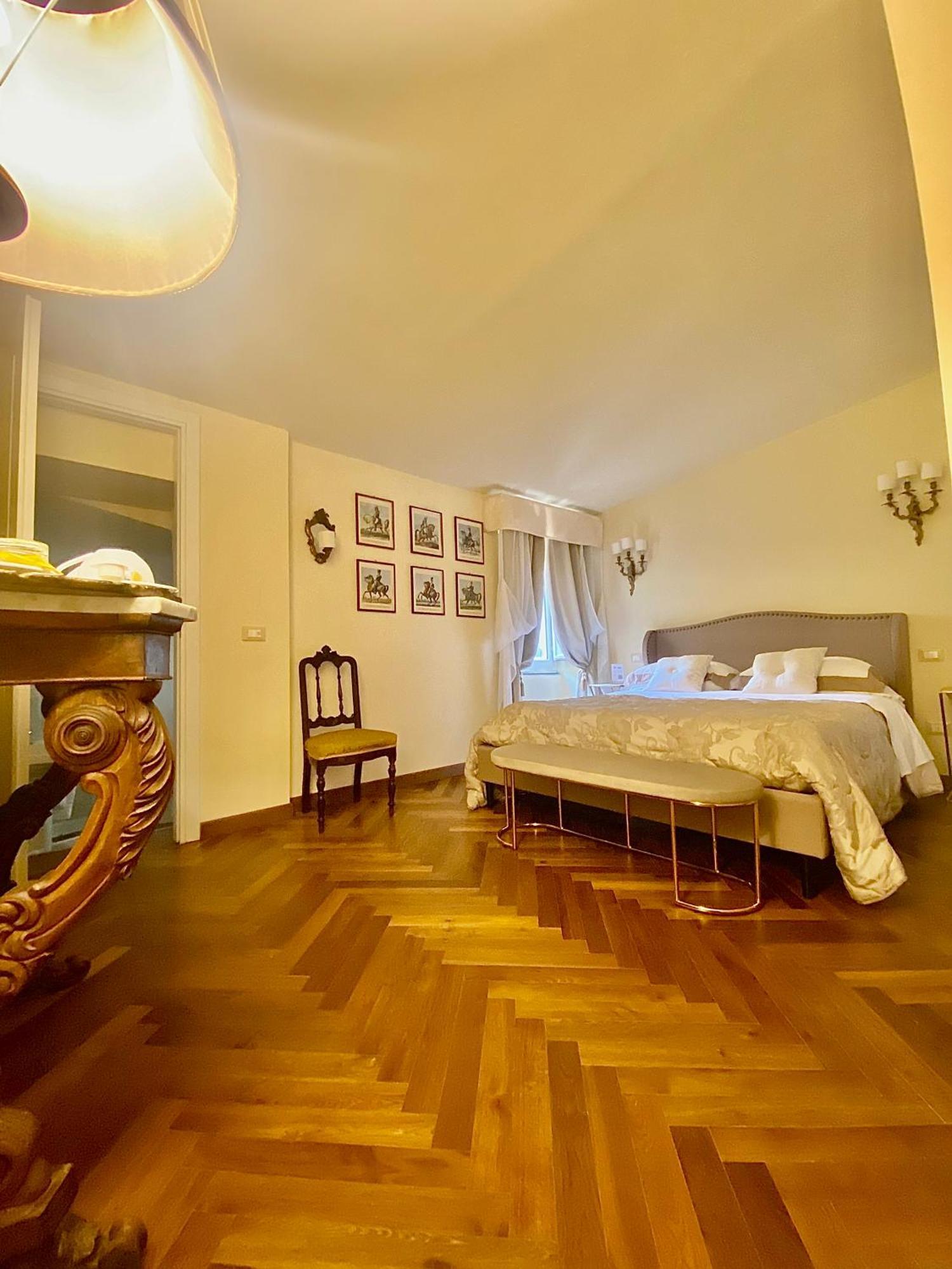 Palazzo Lari Sarzana Hotel Kültér fotó