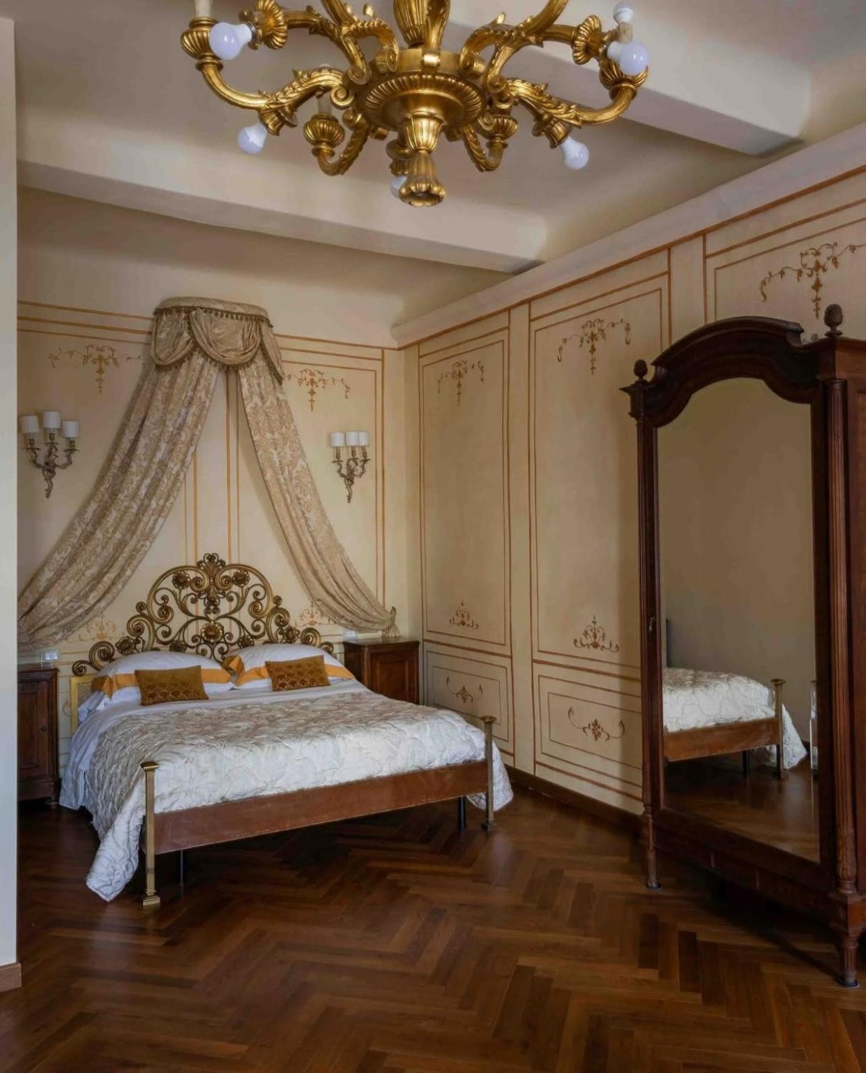 Palazzo Lari Sarzana Hotel Kültér fotó