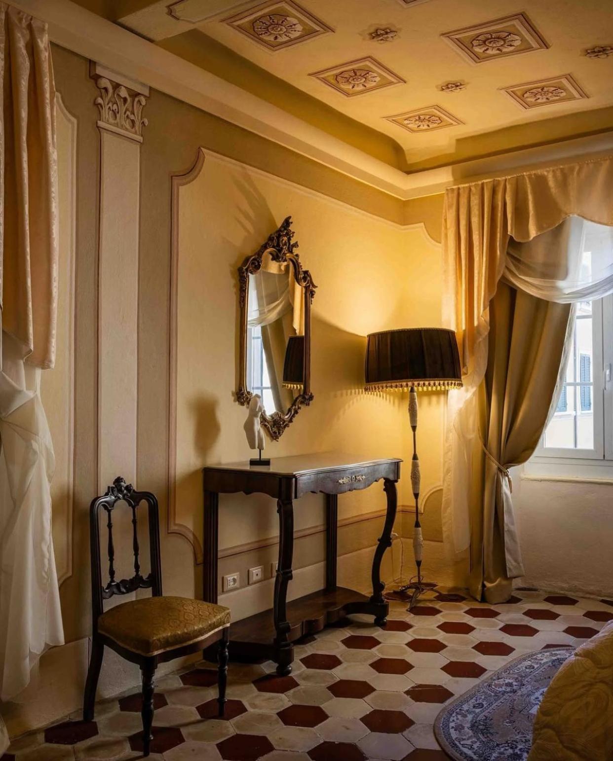 Palazzo Lari Sarzana Hotel Kültér fotó